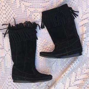 Minnetonka fringe boots